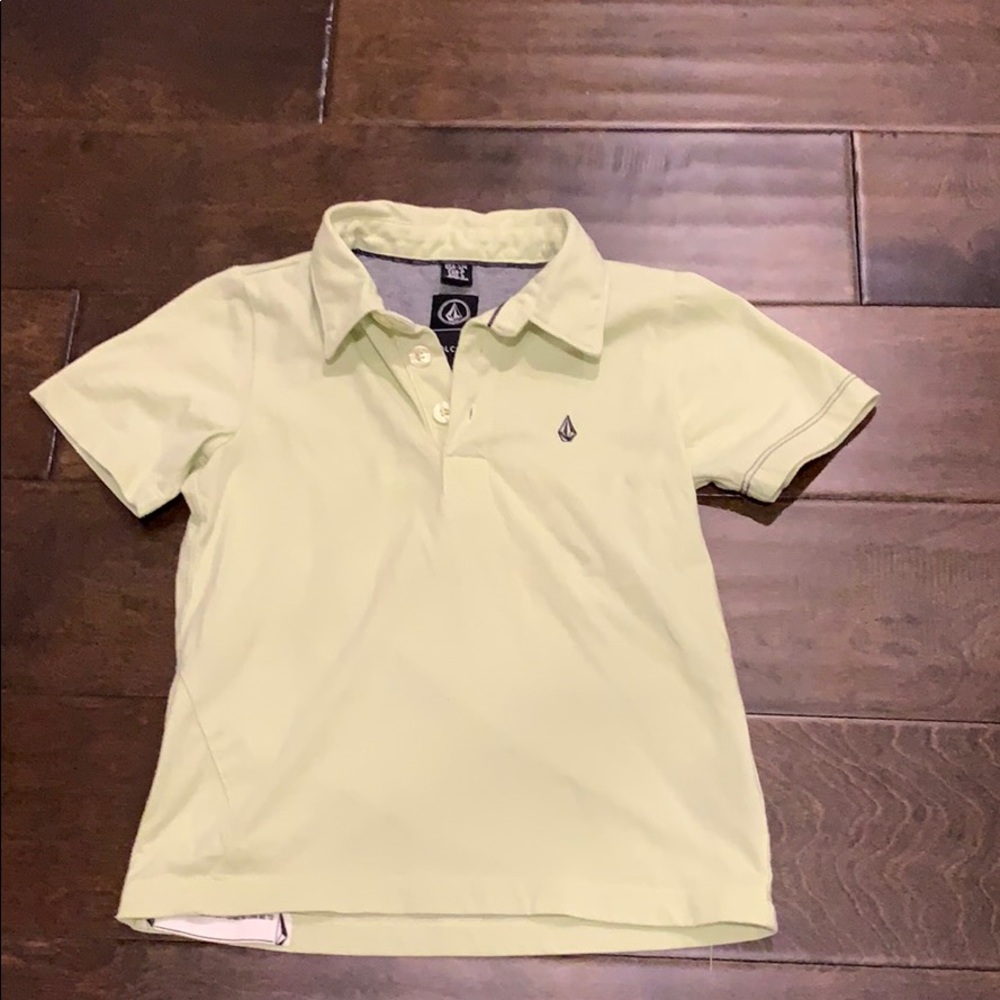 EUC Volcom Button down tee